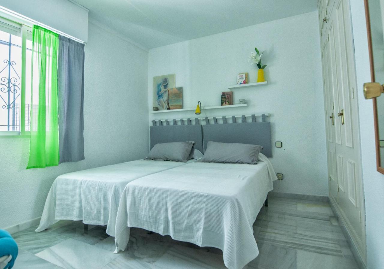 Luminoso Y Fresco Apartamento En 2ª Linea De Playa Fuengirola Εξωτερικό φωτογραφία