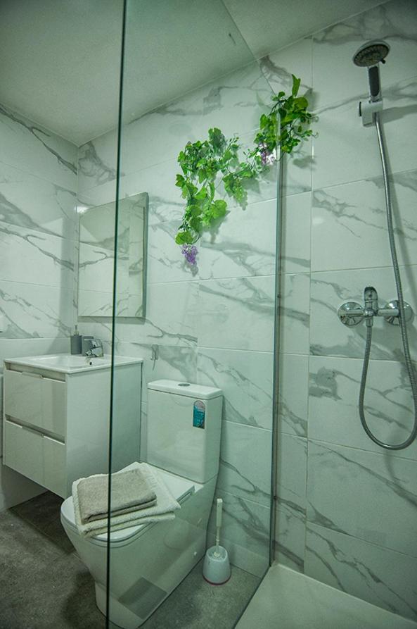Luminoso Y Fresco Apartamento En 2ª Linea De Playa Fuengirola Εξωτερικό φωτογραφία