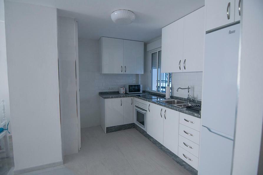 Luminoso Y Fresco Apartamento En 2ª Linea De Playa Fuengirola Εξωτερικό φωτογραφία